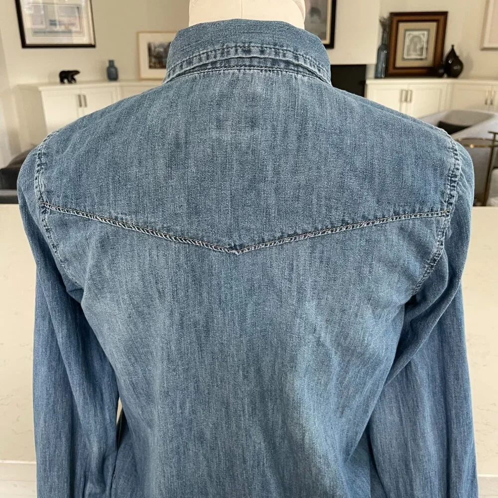 GAP Denim LS Western Cowgirl Denim Shirt Pearl Snap Close Med Wash Indigo Blue S - Picture 6 of 12